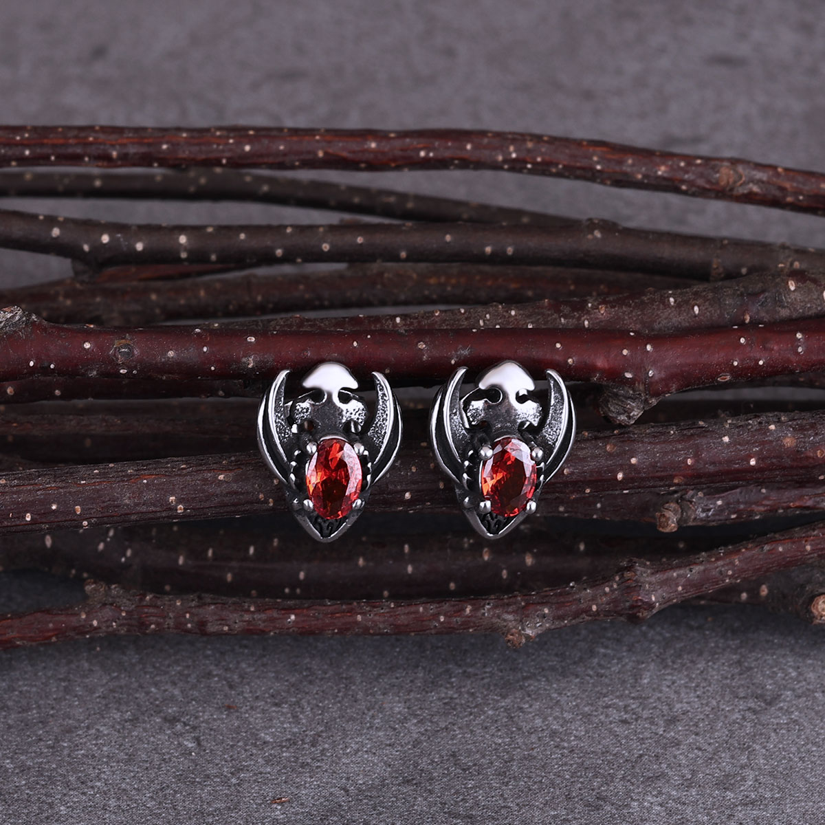 Street Fashion Earrings - 男性と女性のためのパーソナライズされたてんとう虫のイヤリング,ステンレス鋼のジュエリー,ヒップホップスタイル,ストリート,日常生活の贈り物,ファッショナブル