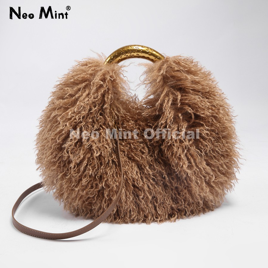 Street Fashion China Girl - ネオミントインス ブロガー ファッションガールズ ふわふわモンゴル羊毛皮ハンドバッグ 女性用 2026年冬新作