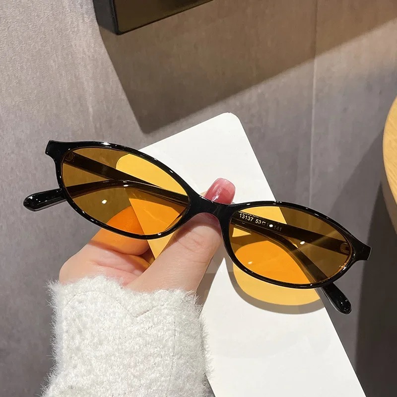 ニューレトロセクシーキャットアイサングラス男女兼用ヴィンテー - Street Fashion Glasses のレビューと価格