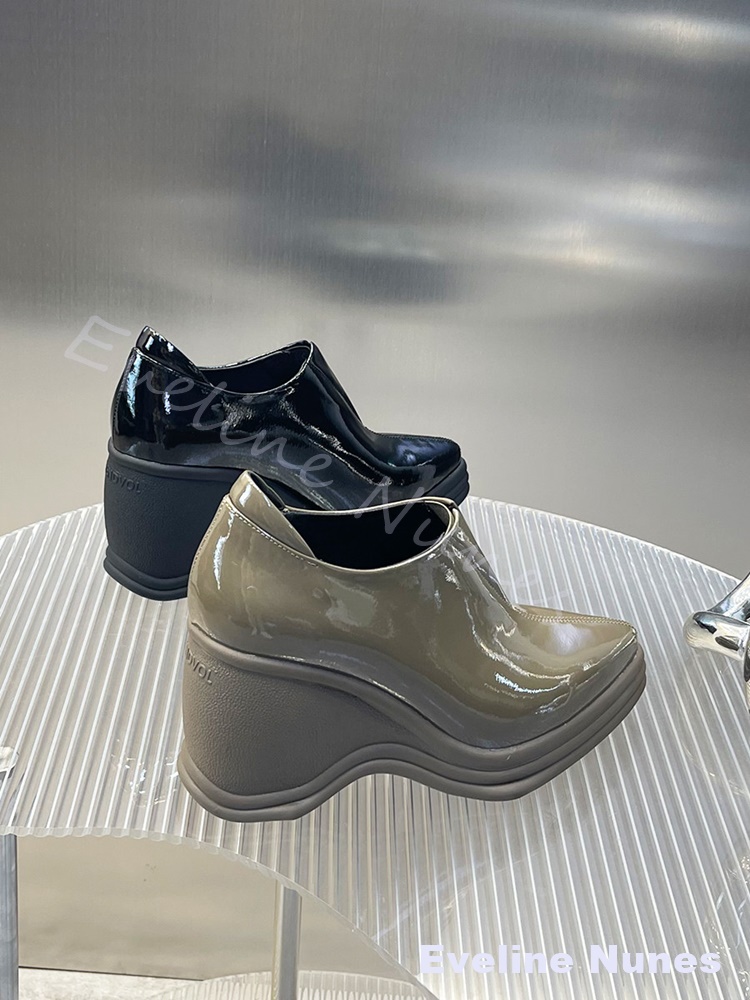 パテントレザーVカットポインテッドトゥウェッジパンプス レデ - Street Fashion Dress のレビューと価格