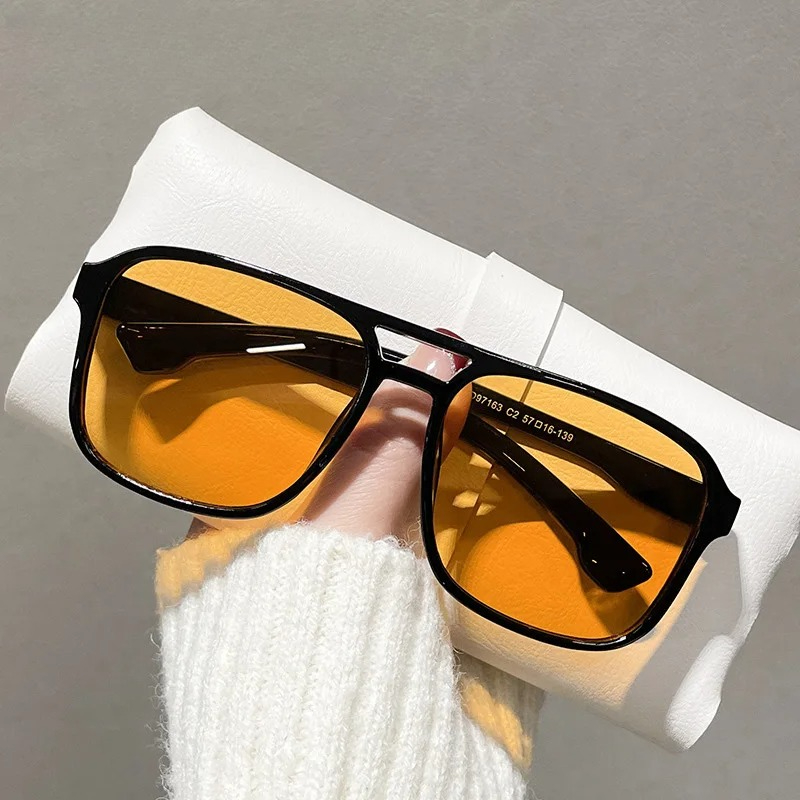 スクエアダブルブリッジサングラス女性レトロシェード UV40 - Street Fashion Glasses のレビューと価格