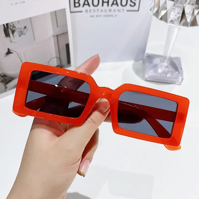新しい女性の小さなフレームサングラス女性ファッションゼリーカ - Street Fashion Glasses のレビューと価格
