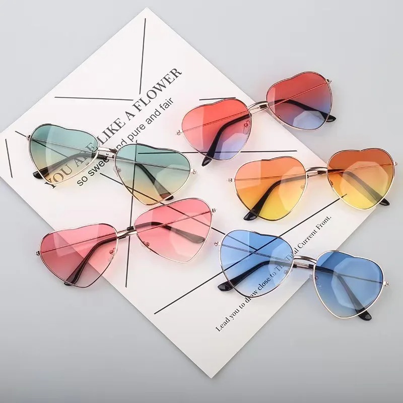 ファッションハート型メタルサングラスヴィンテージトレンディス - Street Fashion Glasses のレビューと価格
