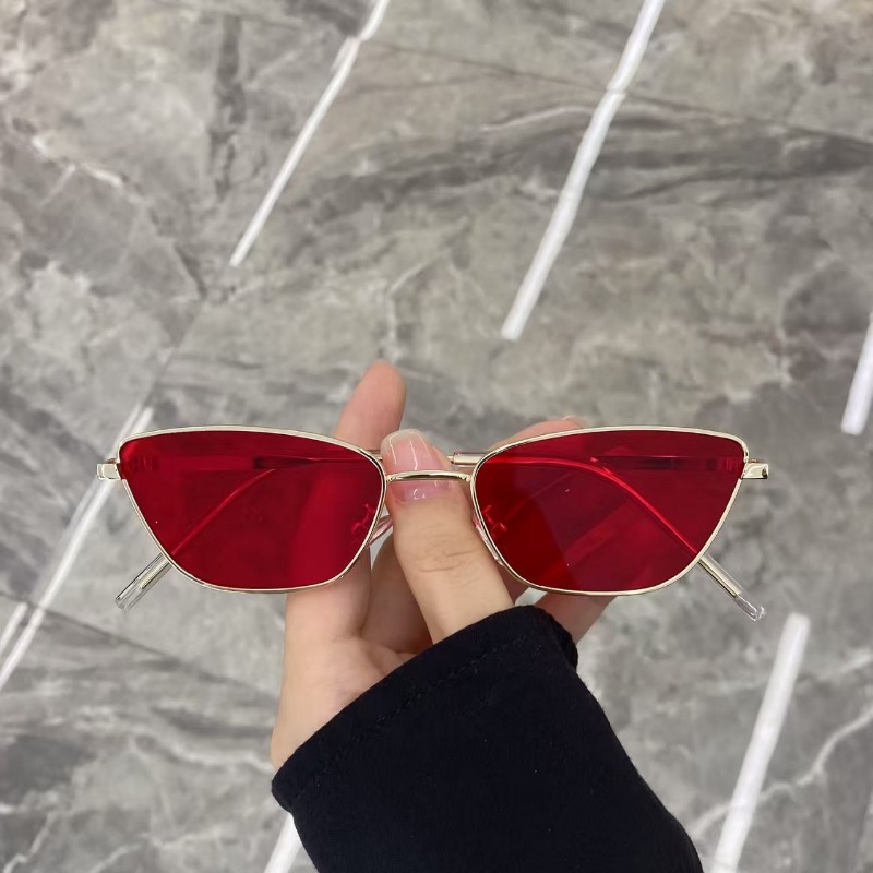 ファッショナブルな菱形メタルサングラス（女性用）、ストリート - Street Fashion Glasses のレビューと価格