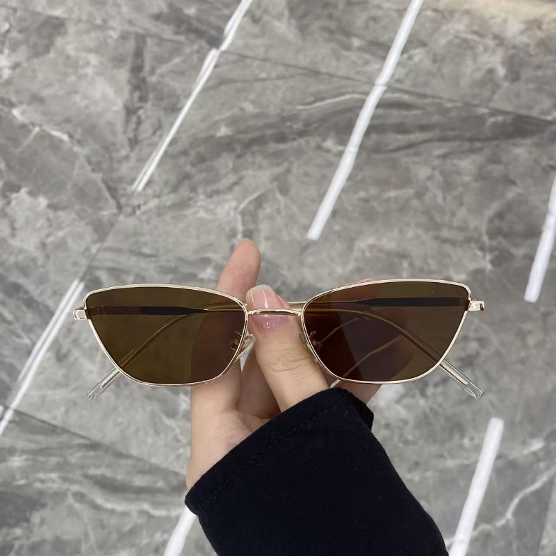 ファッショナブルな菱形メタルサングラス（女性用）、ストリート - Street Fashion Glasses のレビューと価格